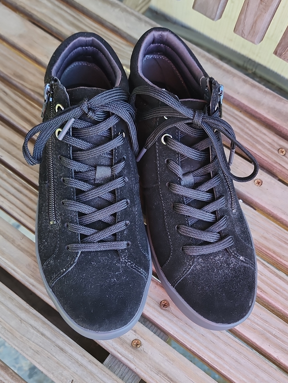 Vionic Ladies Suede Sneakers